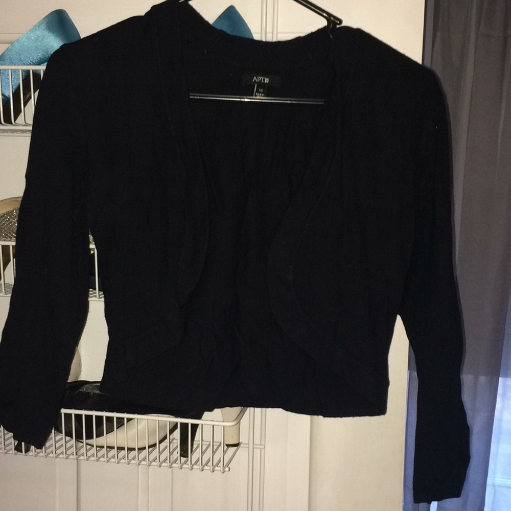 Apt 9 short cardigan 🖤